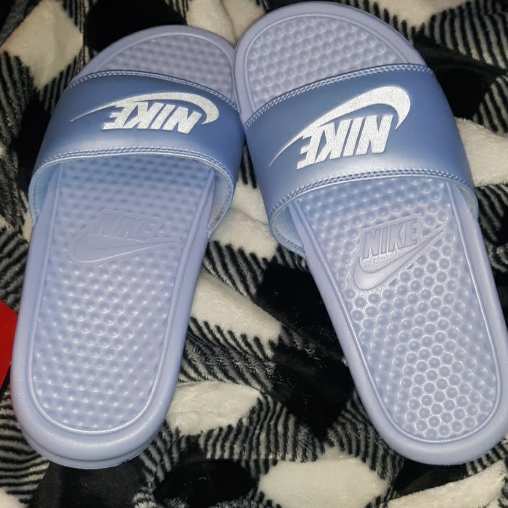 Light purple/blue nike slides
